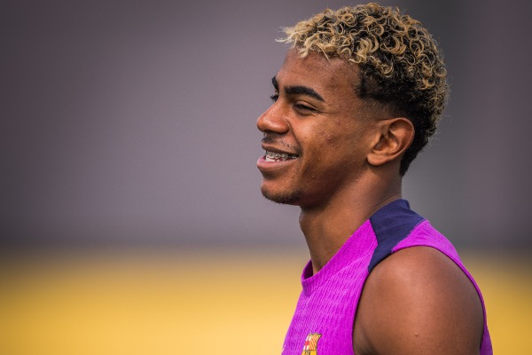  لامین یامال رسما به میادین بازگشت