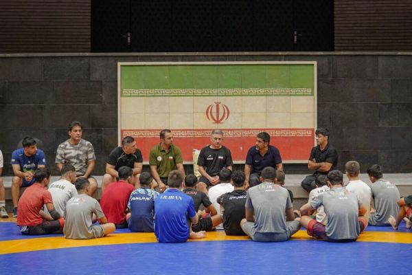 دبیر از نام کشتی ایران در آسیا دفاع کنید