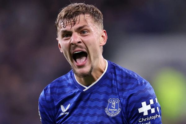 خشم ستاره اورتون پس از محرومیت از بازی آینده تیمش