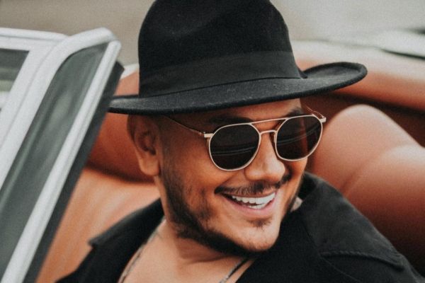 حال بد خواننده استقلالی پس از شکست سنگین استقلال