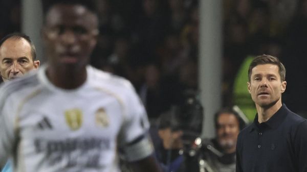 ژابی آلونسو با دو ستاره بزرگ رئال مادرید به مشکل خورد