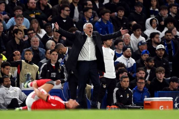  طعنه مورینیو به دی‌ کانیو پس از شکست در لیگ قهرمانان