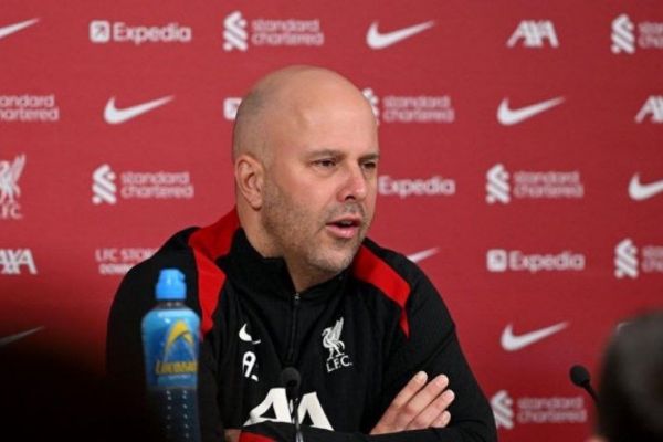 آغاز روزهای دشوار برای آرنه اسلات در لیورپول