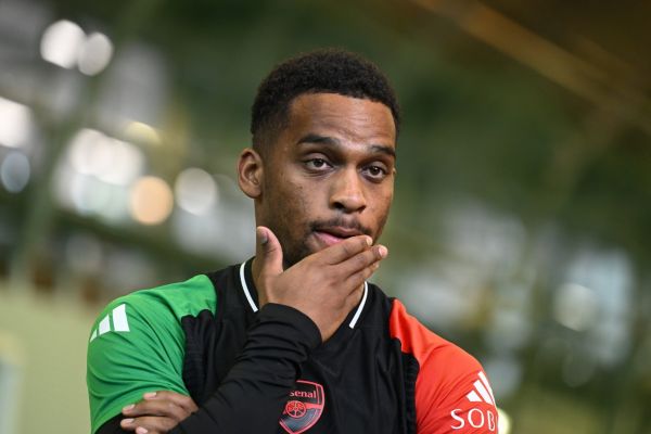 آغاز مذاکرات آرسنال برای تمدید قرارداد ستاره هلندی