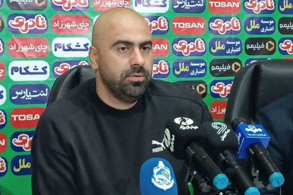  زارع  اگر مشکل‌شان با من است، کنار می‌روم  ملوان نباید قربانی داوری شود