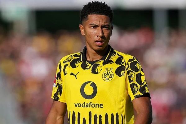  نارضایتی پدر ستاره انگلیسی دورتموند از زمان کم بازی در جمع زنبورها