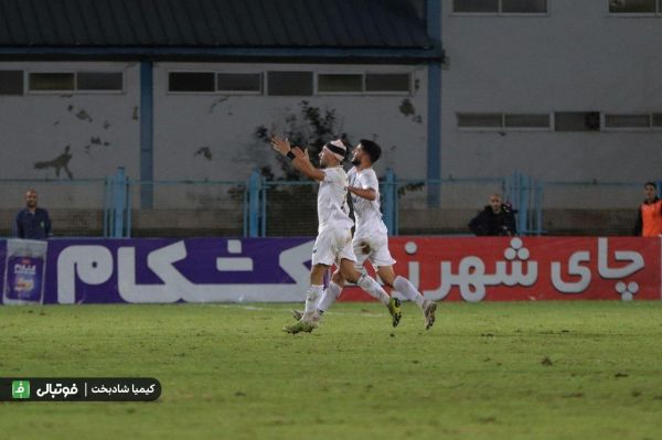  شادی گل احساسی و عاشقانه در انزلی  عکس