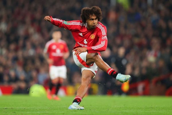  جاشوا زیرکزی؛ مهاجم هلندی منچستریونایتد در آستانه جدایی