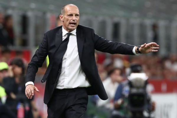  نحوه استقبال هواداران یوونتوس از مکس آلگری