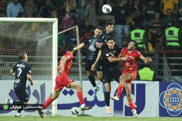 عجیب اما واقعی؛ با نصف امتیازها صدرنشین باش