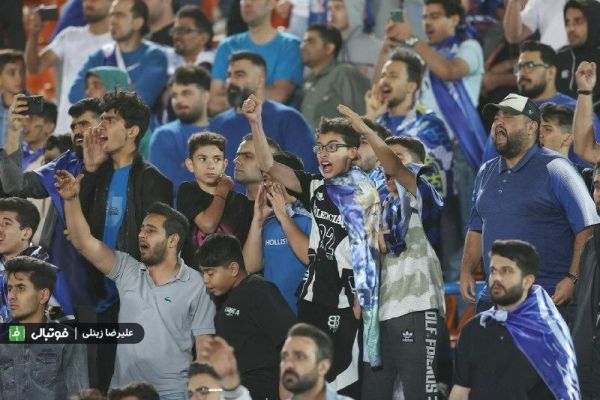  اقدام هواداران استقلال قبل از بازی با چادرملو؛ هیچ بازیکنی تشویق نشد