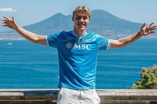 راسموس هویلوند؛ از سایه ای در منچستر تا تولد دوباره در ناپولی