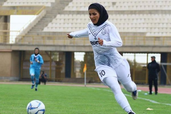  متعهد مثل فروغ؛ چند ساعت بعد از فوت برادر بازی کرد