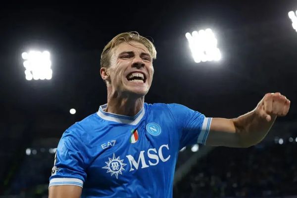 خوشحالی اریکسن از درخشش هویلوند در ناپولی