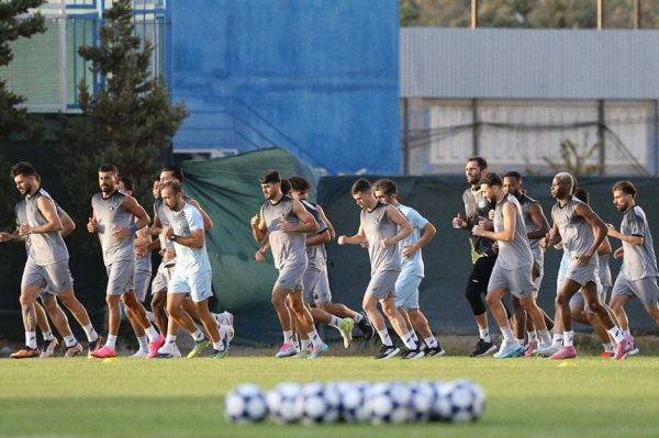 واکنش مدافع استقلال به اختلاف درون تیمی طبیعی است