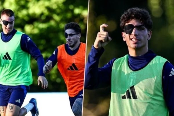  بازیکنان زیر ۲۱ سال ایتالیا با چشم‌بند در تمرینات   عکس