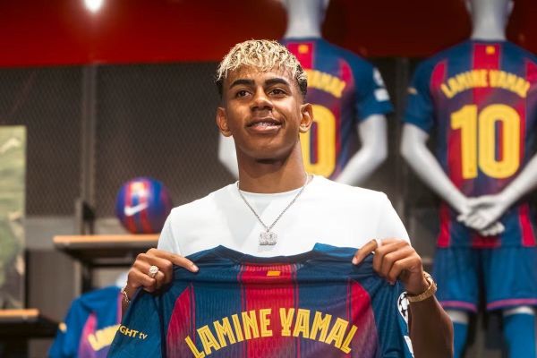 پیشبینی هوش مصنوعی از عملکرد لامین یامال تا سال ۲۰۳۱