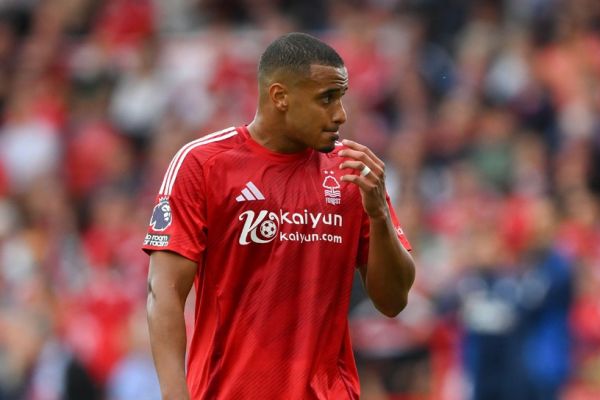  رقابت دو غول اروپایی برای جذب مدافع برزیلی