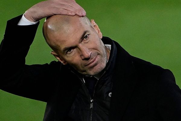  درخواست اسطوره ایتالیایی از زیدان برای برعهده گرفتن هدایت بانوی پیر