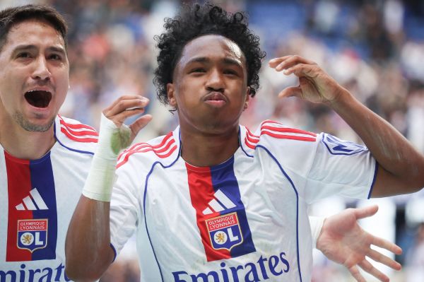  تلاش مدیر برنامه‌های ستاره جوان بلژیکی برای انتقال او به غول‌های اروپایی