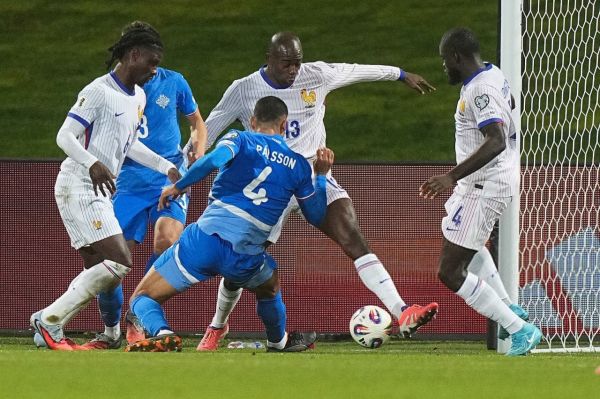  تساوی فرانسه مقابل ایسلند در غیاب امباپه