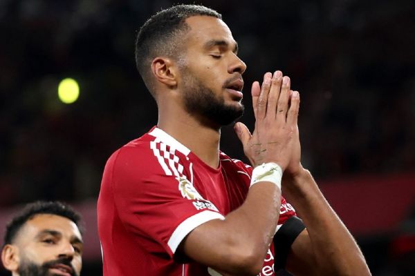  انتقاد ستاره سابق انگلیسی از وینگر لیورپول که نتوانسته جای دیاز را پر کند