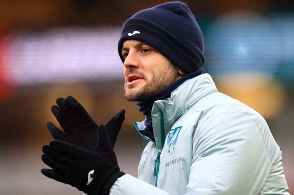 ستاره روزهای نه چندان دور آرسنال میخواهم لوتون را به چمپیونشیپ برگردانم