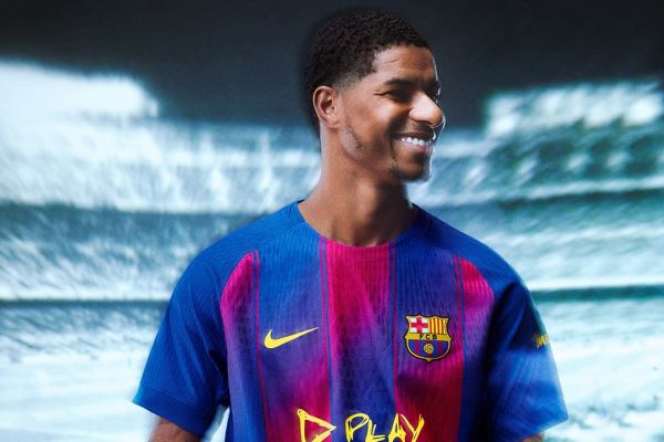 رونمایی از پیراهن بارسلونا برای ال کلاسیکو عکس