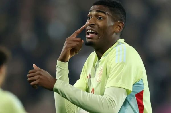 مدافع اسپانیایی آرسنال بهدنبال تغییر تابعیت