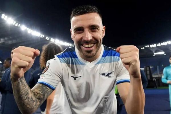  رقابت چلسی و برایتون برای جذب مدافع اسپانیایی لاتزیو