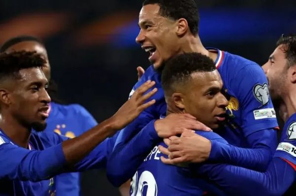 هشداری که ستاره تیم ملی فرانسه به دشان داد