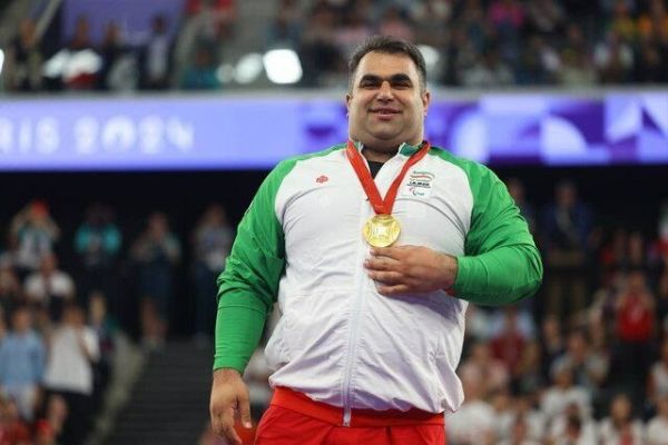  احمد امین‌زاده قوی ترین پاراوزنه بردار جهان شد