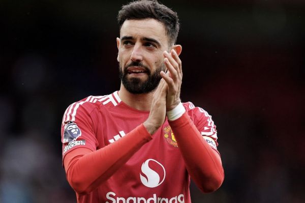 نه به عربستان؛ کاپیتان منچستریونایتد در اروپا ادامه میدهد