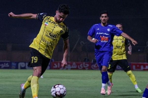 سپاهان در یک نیمه کار استقلال خوزستان را تمام کرد