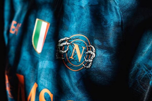 عکس؛ ناپولی و رونمایی از پیراهن ویژه هالووین