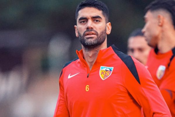  ماجرای فسخ قرارداد علی کریمی با باشگاه ترکیه‌ای
