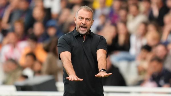 سرمربی بارسلونا نقاب از چهره خود برداشت