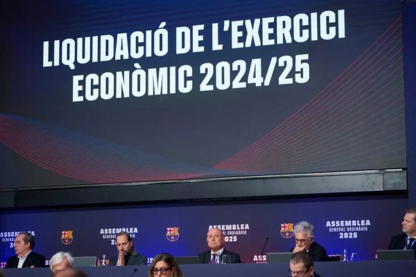 پیروزی لاپورتا در مجمع بارسلونا با 412 رای