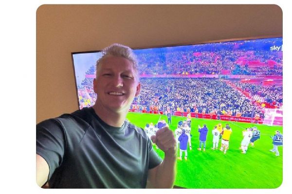 عکس؛ خوشحالی اسطوره آلمانی از برد منچستریونایتد مقابل لیورپول