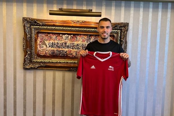 آلوز بالاخره گردن گرفت کاغذهای سفید با تراکتور امضا کردم