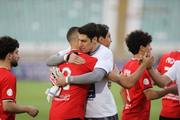  آلوز علیه ادعای زنوزی  اخباری نقشی در حضور من در سپاهان نداشت