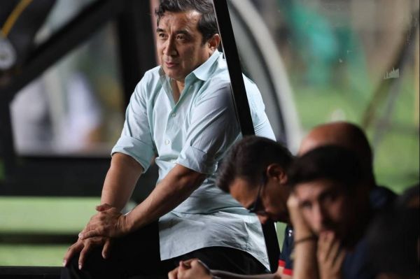  قدردانی خداداد از ستاره تراکتور در شارجه  عکس