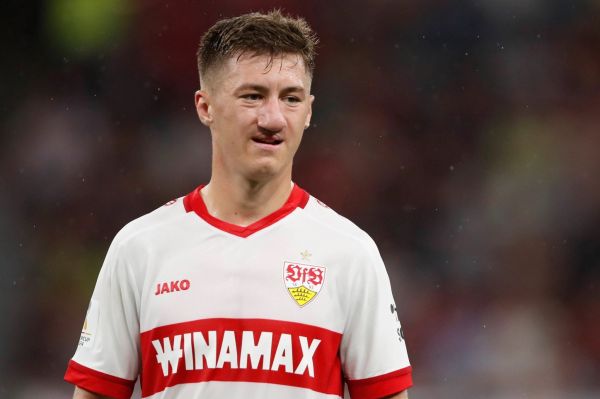 هافبک اشتوتگارت در لیست منچستر یونایتد