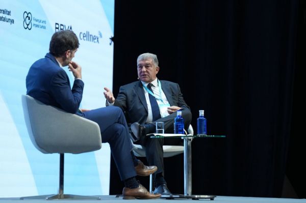  دفاع تمام‌قد رییس بارسلونا از هانسی فلیک