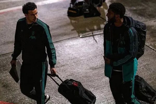  هواپیمای لیورپول دچار نقص فنی شد