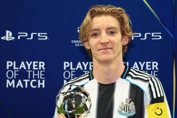  ستاره تیم ملی انگلیس بهترین بازیکن دیدار نیوکاسل و بنفیکا