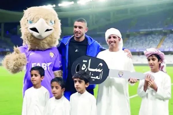  هوادار تیم اماراتی و دریافت یک خودروی لوکس از باشگاه