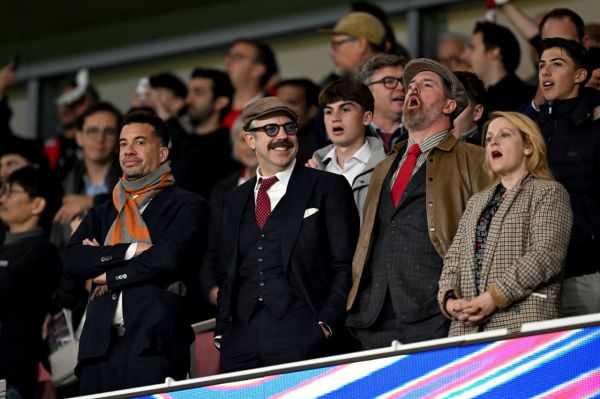  عکس؛ تد لاسو و تماشای برد آرسنال مقابل اتلتیکو مادرید از نزدیک