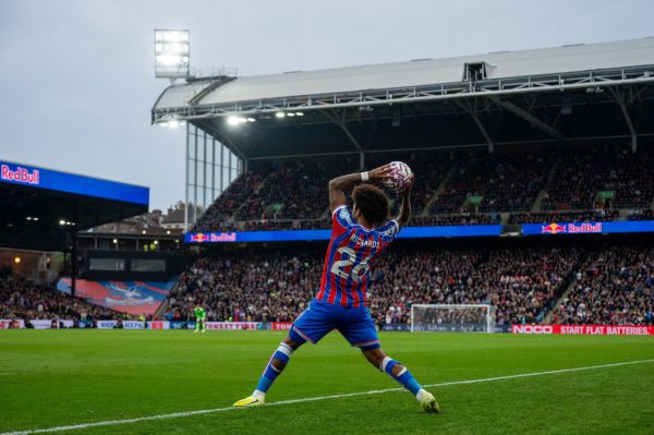  تیم‌های انگلیسی دوباره اوت‌های بلند پرتاب می‌کنند  عکس