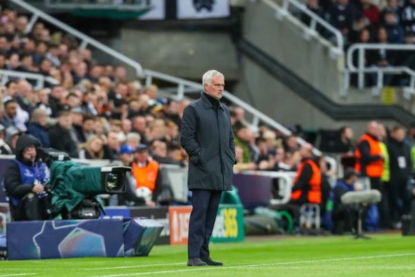 مورینیو تحقیر شدن مقابل تیم انگلیسی را پذیرفت